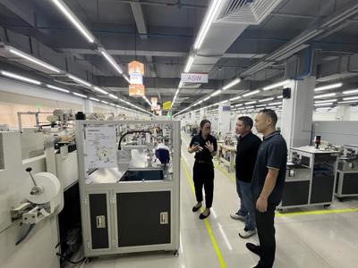 市政府驻深圳办事处赴广东溢达纺织考察交流数字技术服务